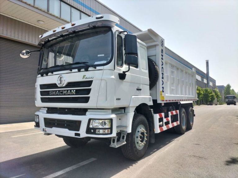 SHACMAN F3000 ডাম্প ট্রাক 6x4 400 ইউরো II হোয়াইট টিপার 300L অ্যালুমিনিয়াম খাদ জ্বালানী ট্যাংক