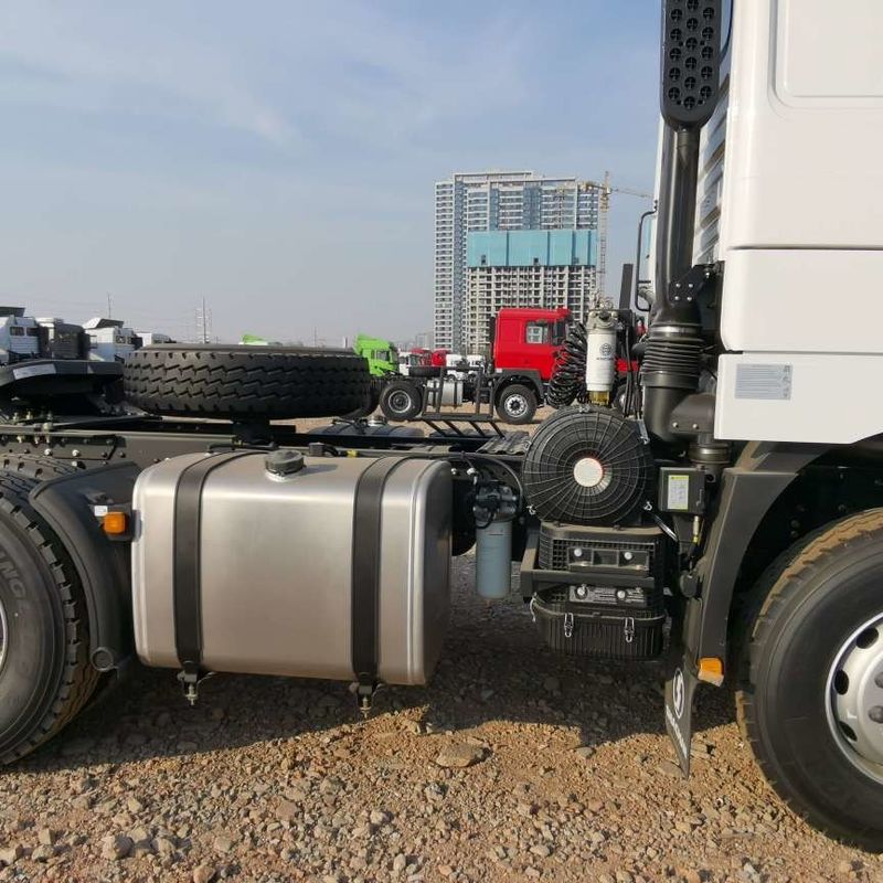 রেড শ্যাকম্যান F3000 375HP ইউরো ভি 6-চাকা ট্র্যাক্টর হেড 4x2 WEICHAI ইঞ্জিন