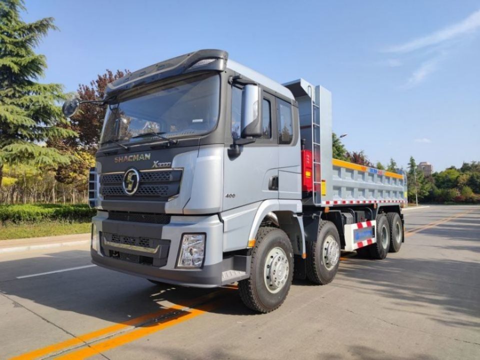 শ্যাকম্যান 8x4 440HP ইউরোভি ভারী ডাম্প ট্রাক হোয়াইট 20 - 30 টন ট্যাপার ডাম্প ট্রাক