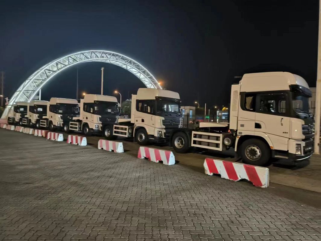 SHACMAN X3000 4x2 ট্র্যাক্টর ট্রাক 430Hp পরিবেশগতভাবে বন্ধুত্বপূর্ণ ইউরো II 6 টি টায়ারের সাথে