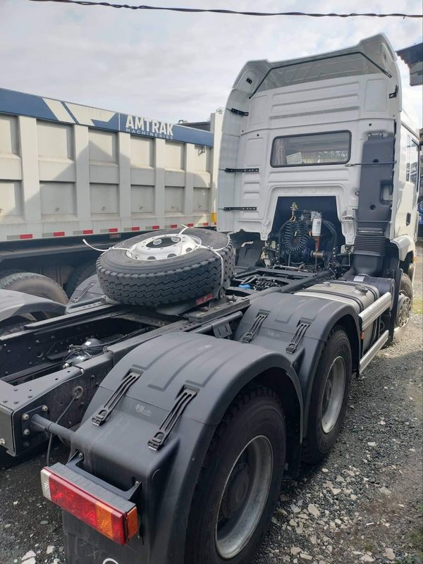 SHACMAN X3000 6X4 ট্র্যাক্টর হেড 420HP 450HP ট্র্যাক্টর ট্রাক একক ডাবল স্লিপার ডান ড্রাইভ তানজানিয়া জন্য