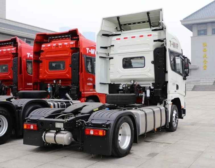 SHACMAN X3000 4x2 ট্র্যাক্টর 420HP ডাবল স্লিপার বাম ড্রাইভার ট্র্যাক্টর ট্রাক আলজেরিয়া জন্য