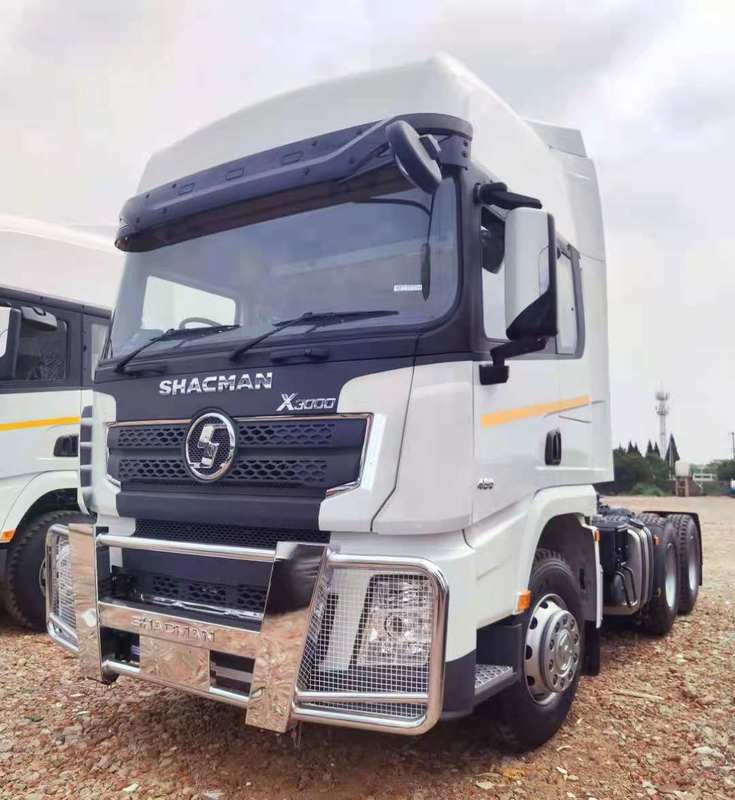 55Ton SHACMAN X3000 Tractor Truck with 700+230L Fuel Capacity and 385/65R22.5-315/80R22.5 Tires