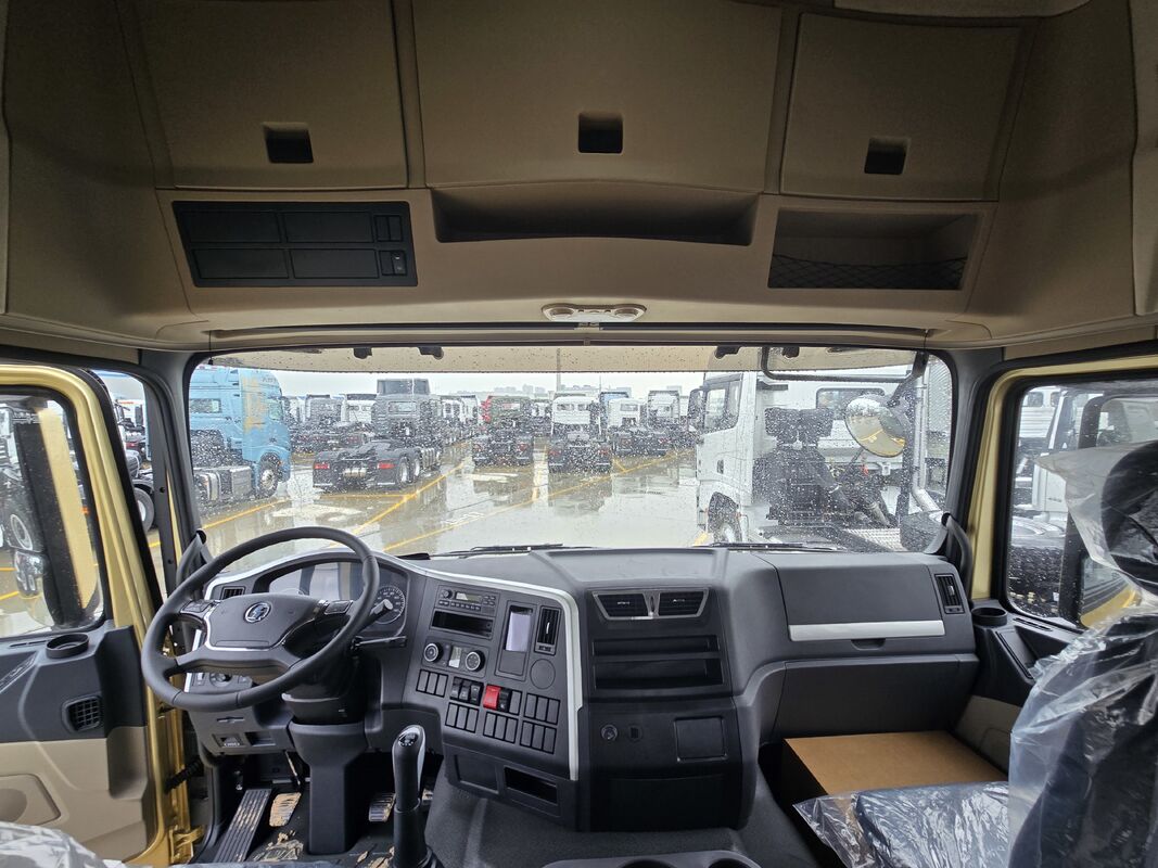 SHACMAN X3000 6X4 Tractor Truck with 600L Aluminum Fuel Tank and Left or Right Driven Variable-width Structure